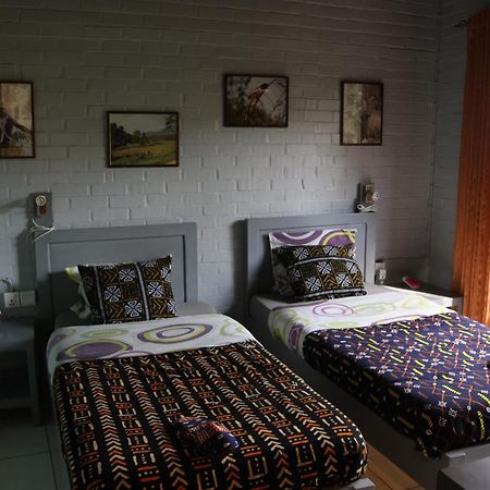Umusambi B&B คิกาลี ภายนอก รูปภาพ