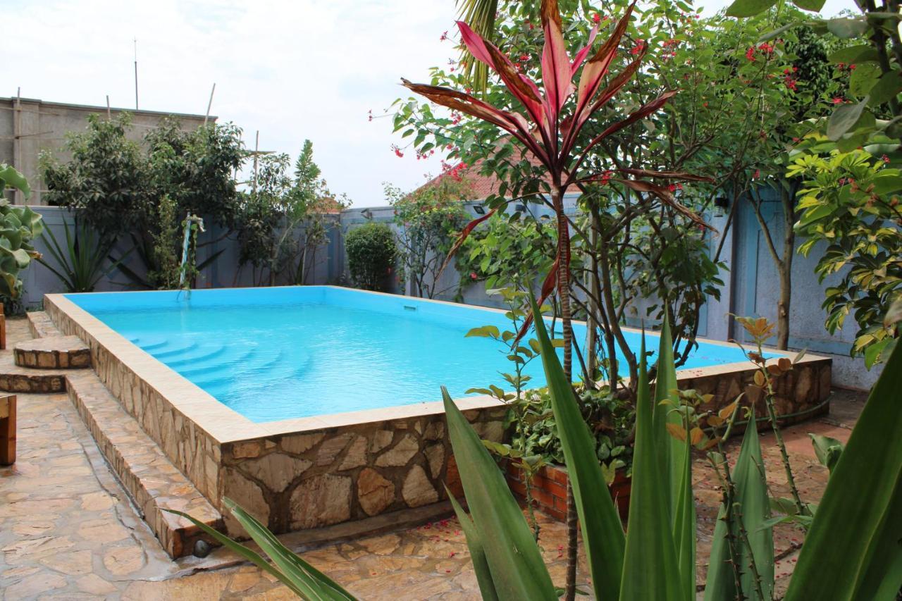 Umusambi B&B คิกาลี ภายนอก รูปภาพ
