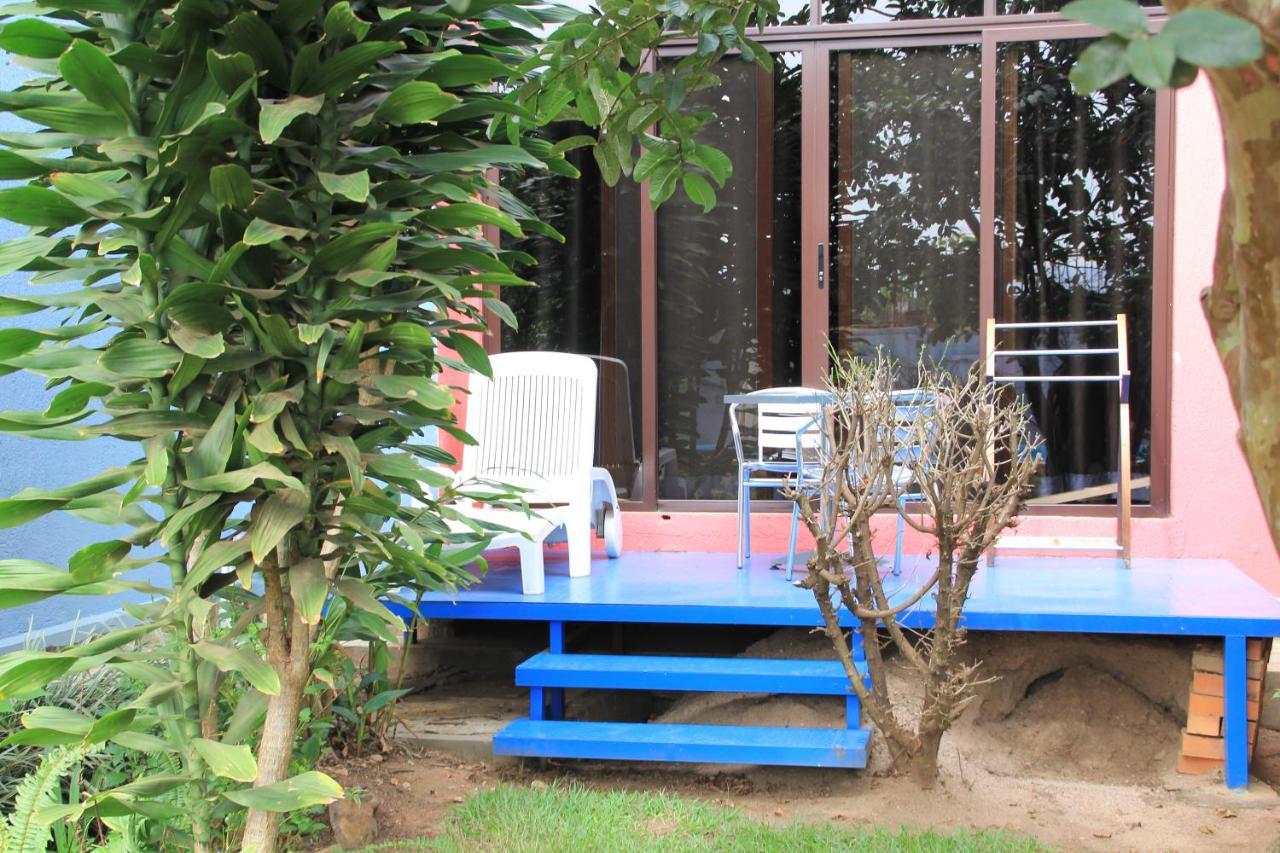 Umusambi B&B คิกาลี ภายนอก รูปภาพ