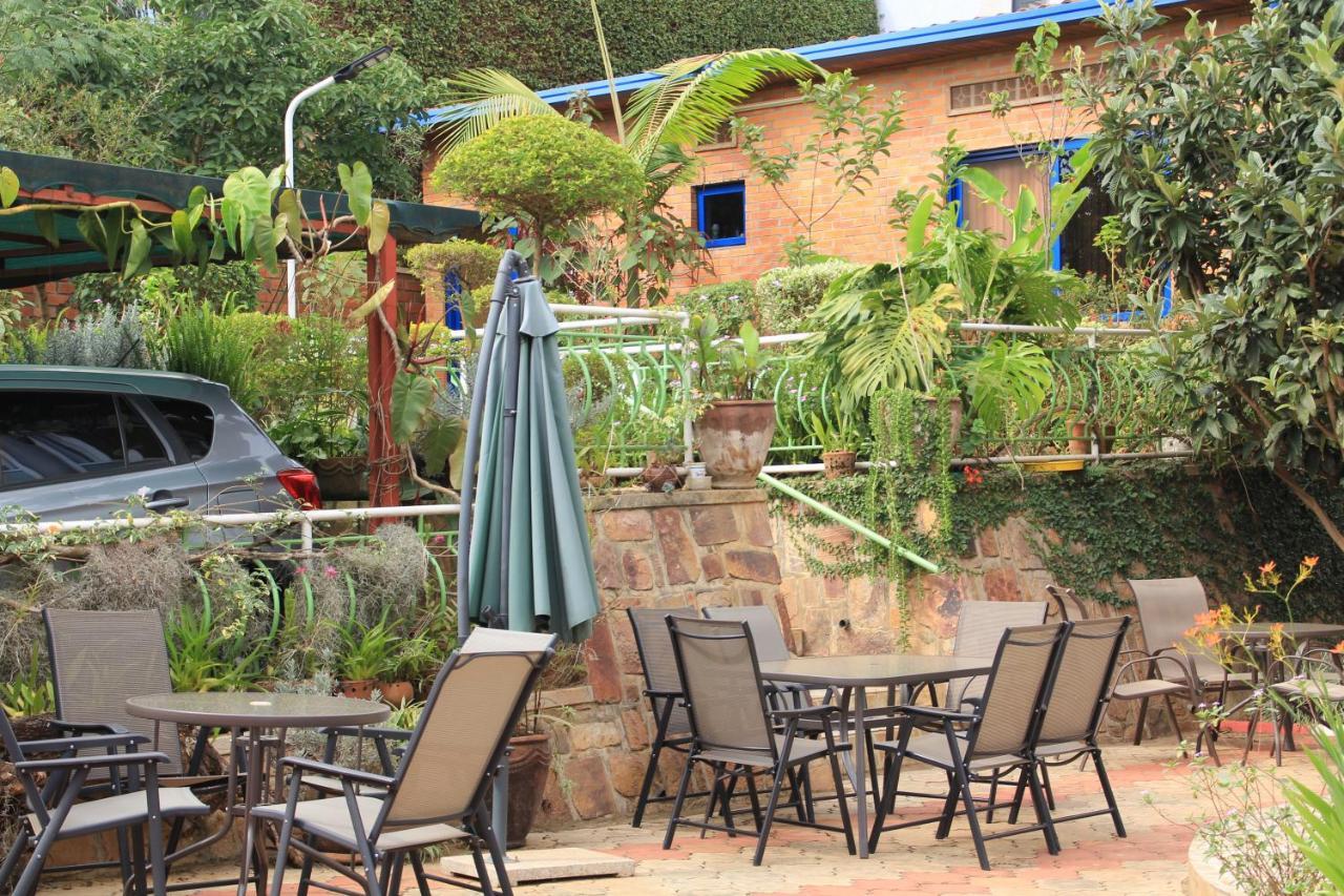 Umusambi B&B คิกาลี ภายนอก รูปภาพ