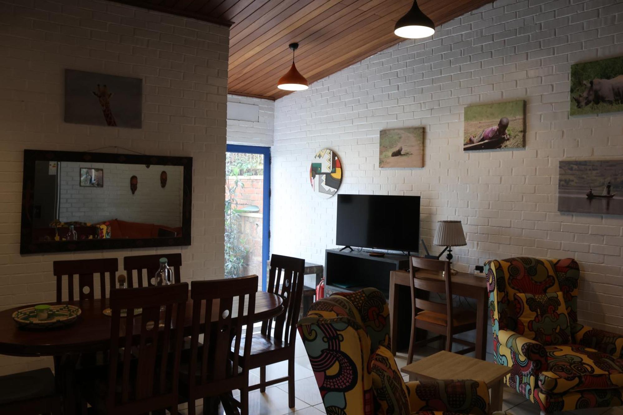 Umusambi B&B คิกาลี ภายนอก รูปภาพ