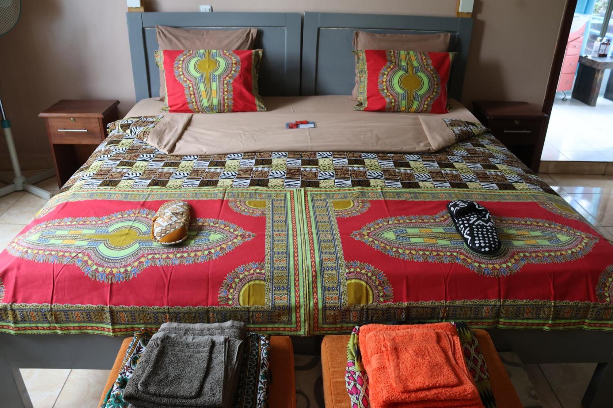 Umusambi B&B คิกาลี ภายนอก รูปภาพ
