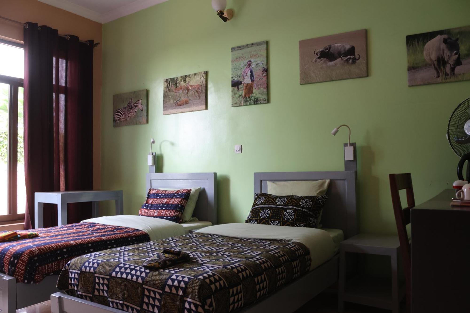 Umusambi B&B คิกาลี ภายนอก รูปภาพ