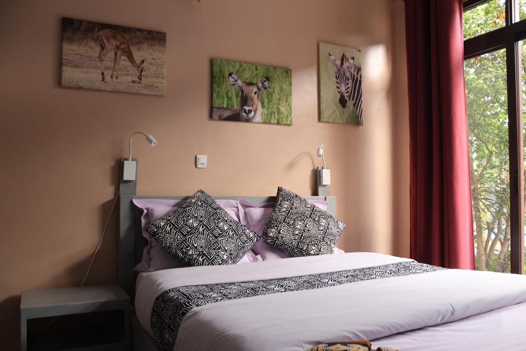 Umusambi B&B คิกาลี ภายนอก รูปภาพ