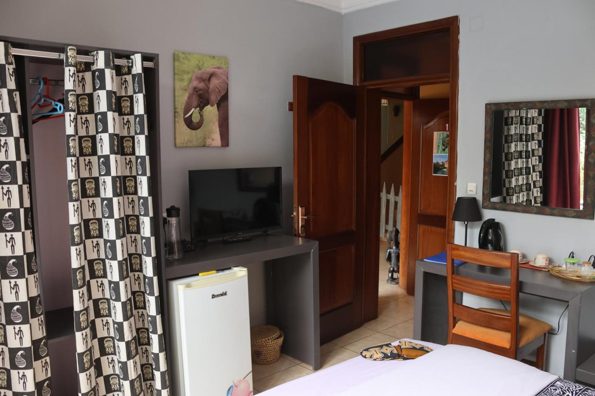 Umusambi B&B คิกาลี ภายนอก รูปภาพ