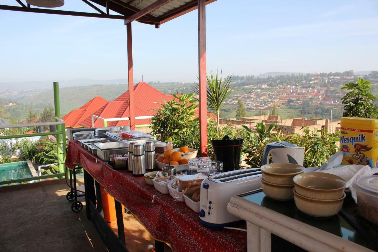 Umusambi B&B คิกาลี ภายนอก รูปภาพ