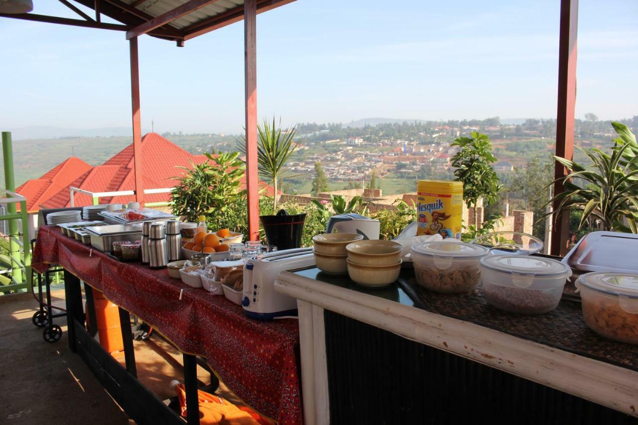 Umusambi B&B คิกาลี ภายนอก รูปภาพ