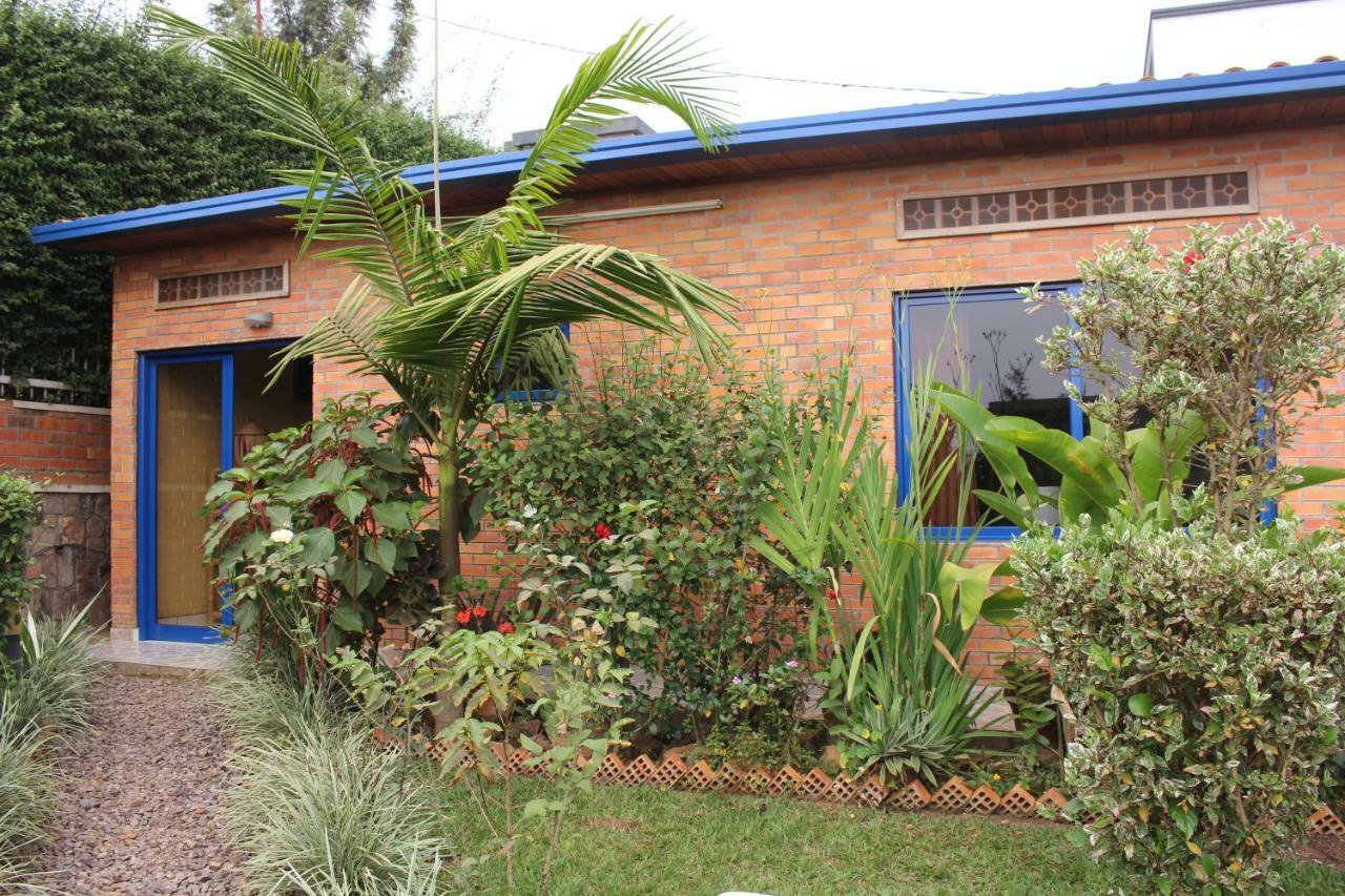 Umusambi B&B คิกาลี ภายนอก รูปภาพ